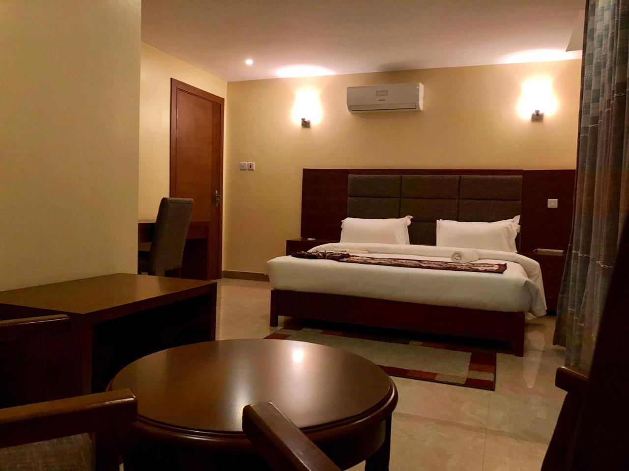 Imperial Hotel & Apartments Dar es Salaam Extérieur photo