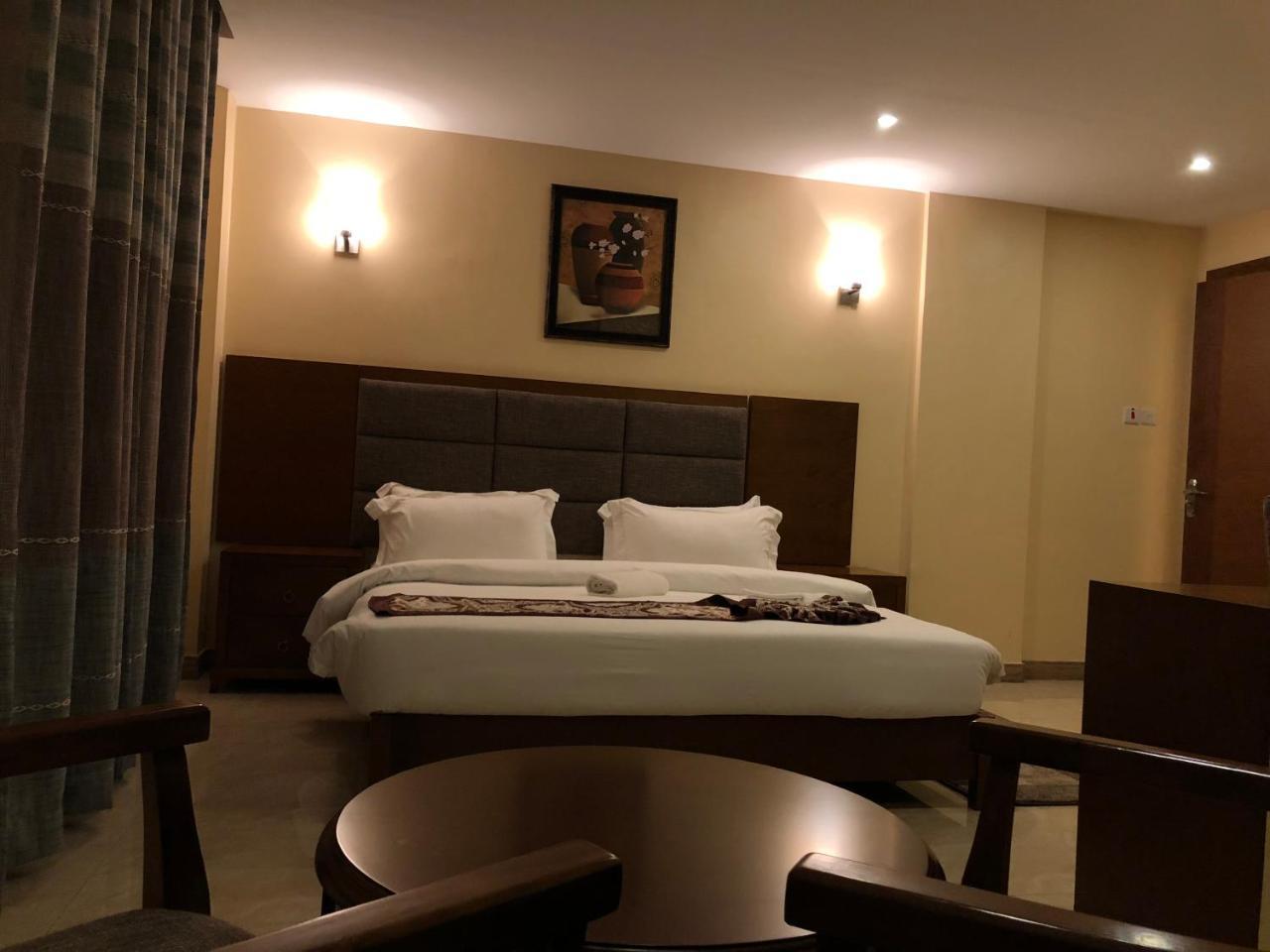 Imperial Hotel & Apartments Dar es Salaam Extérieur photo